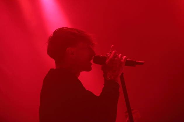 Joachim Liebens von der Band The Haunted Youth bei einem Konzert im Hole 44 in Berlin, 9. April 2026. The Haunted Youth Konzert Berlin