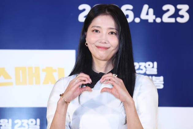 S. Korean actress Oh Yoon-ah S. Korean actress Oh Yoon-ah South Korean actress Oh Yoon-ah, who stars in the new movie Mismatch, poses for a photo during a publicity event in Seoul on April 9, 2026, to promote the movie, set to hit local screens in South Korea on April 23. (Yonhap) 2026-04-10 11:25:58 < 1980-2026 YONHAPNEWS AGENCY. .> ¼­¿ïÆ¯º°½Ã EDITORIAL USE ONLY  Copyright: xx PYH2026041006320034400 YonhapxNewsx yonphotos251322