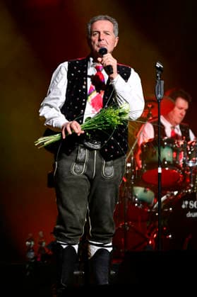 Norbert Rier von den Kastelruther Spatzen live bei einem Konzert der Friedensadler˜-Tour im Messe- und Veranstaltungspark. Löbau, 09.04.2026