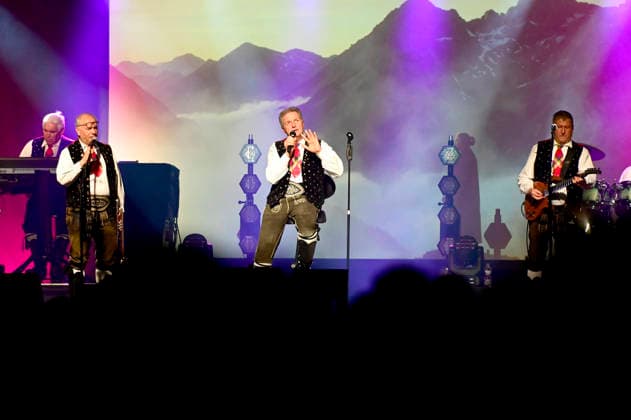 Die Kastelruther Spatzen live bei einem Konzert der Friedensadler˜-Tour im Messe- und Veranstaltungspark. Löbau, 09.04.2026