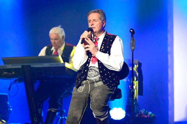 Norbert Rier von den Kastelruther Spatzen live bei einem Konzert der Friedensadler˜-Tour im Messe- und Veranstaltungspark. Löbau, 09.04.2026