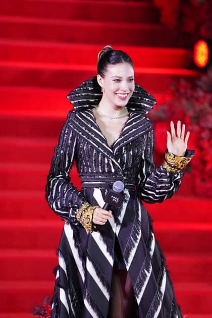 SHANGHAI, CHINA - APRIL 10: Chinese freestyle skier Eileen Gu Ailing attends the premiere of film The Devil Wears Prada 2 on April 10, 2026 in Shanghai, China.  Copyright: xVCGx 111633933401