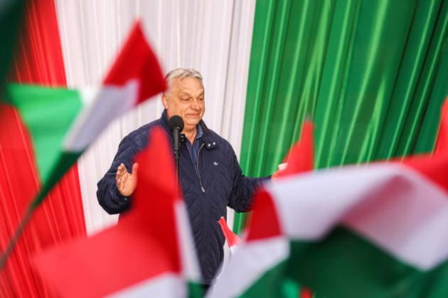 News Bilder des Tages HUNGARY, SZEKESFEHERVAR - APRIL 10, 2026: Hungarian Prime Minister Viktor Orban speaks during an election rally. Hungary is to hold parliamentary elections on 12 April 2026. Alexander Ryumin TASS  91116185