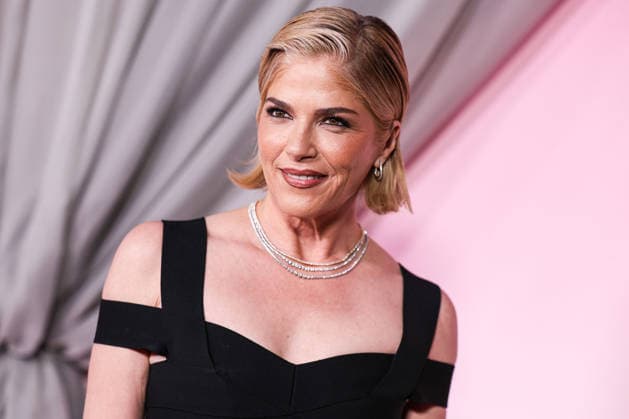 Fashion Trust U.S. Awards 2026 LOS ANGELES, CALIFORNIA, USA - APRIL 07: Selma Blair wearing Simkhai with Brilliant Earth tennis necklaces arrives at the Fashion Trust U.S. Awards 2026 In Partnership With Google held at nya studios WEST on April 7, 2026 in Los Angeles, California, United States., Credit:Chad Salvador Avalon United States, California, Los Angeles, nya studios WEST  Copyright: xChadxSalvadorx xAvalonx 1089981962