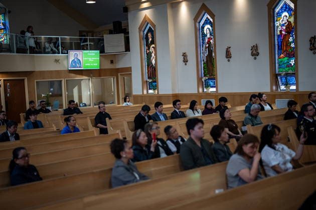 April 10, 2026, Bc, CANADA: People attend a Lapu-Lapu Festival tragedy ceremonial mass at St. Andrew s Parish in Vancouver, on Friday April 10, 2026. CANADA  - ZUMAc35_ 20260410_zaf_c35_062 Copyright: xEthanxCairnsx