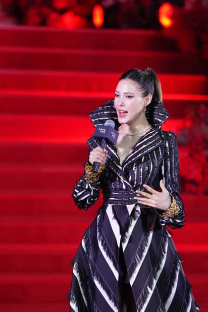 SHANGHAI, CHINA - APRIL 10: Chinese freestyle skier Eileen Gu Ailing attends the premiere of film The Devil Wears Prada 2 on April 10, 2026 in Shanghai, China.  Copyright: xVCGx 111633971896