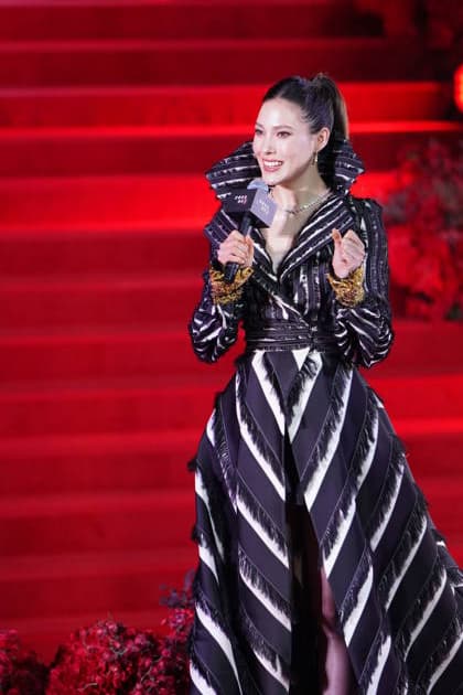 SHANGHAI, CHINA - APRIL 10: Chinese freestyle skier Eileen Gu Ailing attends the premiere of film The Devil Wears Prada 2 on April 10, 2026 in Shanghai, China.  Copyright: xVCGx 111633970910