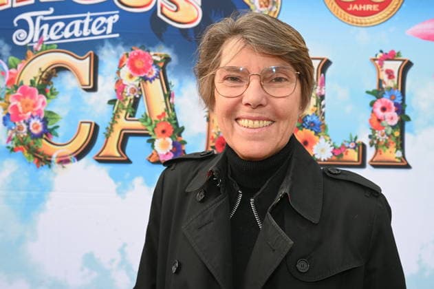 Moderatorin Bettina Böttinger kommt zur Kölner Premiere des Circus Roncalli