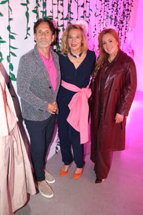 Falk-Willy Wild, Anja Gockel und Kiki la Bise bei der Anja Gockel Fashion Show Frisches für die Sinne im Showroom Paris 44 by Anja Gockel. Berlin, 10.04.2026