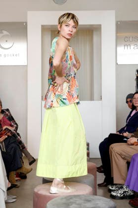 Anna Okuneva bei der Anja Gockel Fashion Show Frisches für die Sinne im Showroom Paris 44 by Anja Gockel. Berlin, 10.04.2026