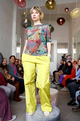 Anna Okuneva bei der Anja Gockel Fashion Show Frisches für die Sinne im Showroom Paris 44 by Anja Gockel. Berlin, 10.04.2026