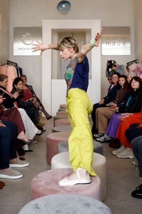 Anna Okuneva bei der Anja Gockel Fashion Show Frisches für die Sinne im Showroom Paris 44 by Anja Gockel. Berlin, 10.04.2026