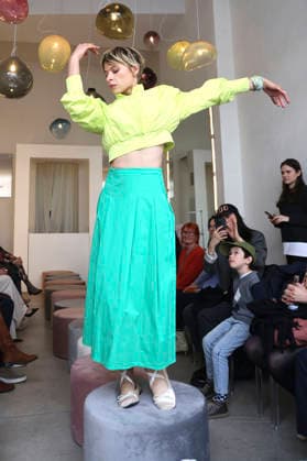 Anna Okuneva bei der Anja Gockel Fashion Show Frisches für die Sinne im Showroom Paris 44 by Anja Gockel. Berlin, 10.04.2026