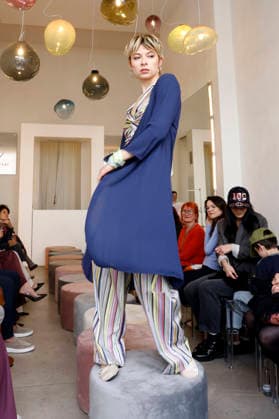 Anna Okuneva bei der Anja Gockel Fashion Show Frisches für die Sinne im Showroom Paris 44 by Anja Gockel. Berlin, 10.04.2026
