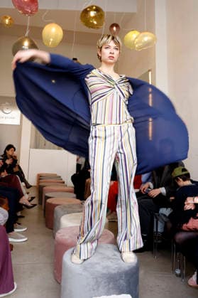 Anna Okuneva bei der Anja Gockel Fashion Show Frisches für die Sinne im Showroom Paris 44 by Anja Gockel. Berlin, 10.04.2026