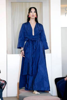 Miho Shiratori bei der Anja Gockel Fashion Show Frisches für die Sinne im Showroom Paris 44 by Anja Gockel. Berlin, 10.04.2026
