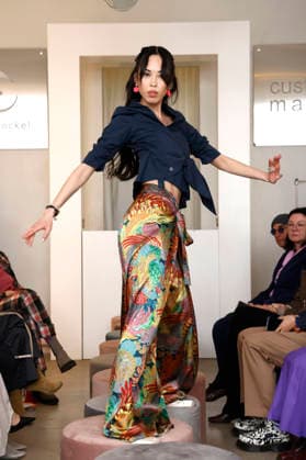 Miho Shiratori bei der Anja Gockel Fashion Show Frisches für die Sinne im Showroom Paris 44 by Anja Gockel. Berlin, 10.04.2026