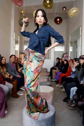 Miho Shiratori bei der Anja Gockel Fashion Show Frisches für die Sinne im Showroom Paris 44 by Anja Gockel. Berlin, 10.04.2026