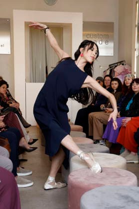 Miho Shiratori bei der Anja Gockel Fashion Show Frisches für die Sinne im Showroom Paris 44 by Anja Gockel. Berlin, 10.04.2026