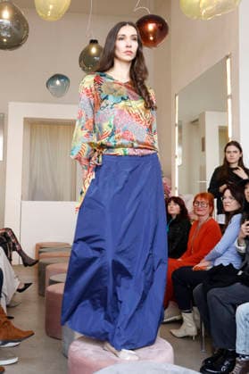 Lia Kemendi bei der Anja Gockel Fashion Show Frisches für die Sinne im Showroom Paris 44 by Anja Gockel. Berlin, 10.04.2026