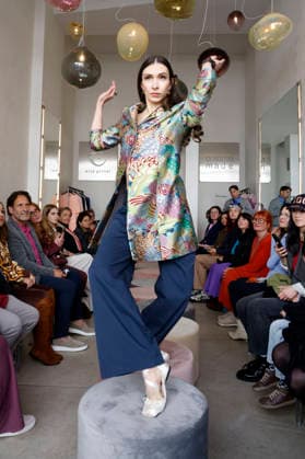 Lia Kemendi bei der Anja Gockel Fashion Show Frisches für die Sinne im Showroom Paris 44 by Anja Gockel. Berlin, 10.04.2026