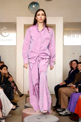 Lia Kemendi bei der Anja Gockel Fashion Show Frisches für die Sinne im Showroom Paris 44 by Anja Gockel. Berlin, 10.04.2026