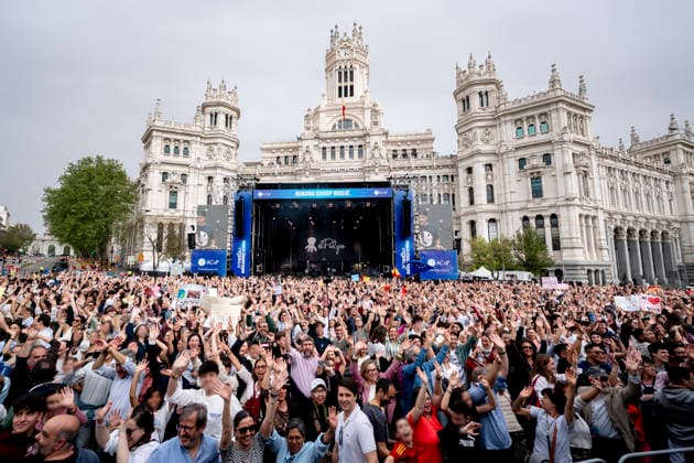 Entertainment Bilder des Tages Fourth edition of the Feast of the Resurrection in Madrid Hundreds of people during the fourth edition of the Feast of the Resurrection, in the Plaza Cibeles in Madrid, on April 11, 2026, in Madrid Spain The Catholic Association of Propagandists ACdP organizes the celebration of the IV Feast of the Resurrection to commemorate the Resurrection of Christ in a festive atmosphere with concerts by the Gipsy Kings, Hakuna Group Music, Boney M, Liz Mitchell and André Reyes 11 APRIL 2026 MUSIC CONCERT ARTISTS SINGERS RELIGION CATHOLICS CATHOLIC ASSOCIATION FIESTA GROUP MUSIC CULTURE ENTERTAINMENT PIXELADA A Pé Madrid Madrid Spain  Copyright: xA.xPÃ rezxMecax 7431802