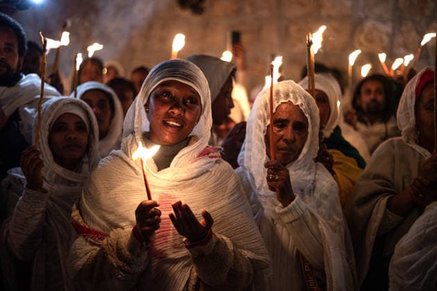 News Bilder des Tages #2 Ethiopian Christians hold Holy Saturday ceremony in Jerusalem??????? JERUSALEM - APRIL 11: Hundreds of Christians flock to the Church of the Holy Sepulchre to attend the Holy Fire ceremony as part of Holy Saturday , also known as Easter Eve, during celebrations held by Ethiopian Orthodox Christians in East Jerusalem on April 11, 2026. Mostafa Alkharouf Anadolu Jerusalem Israel. Editorial use only. Please get in touch for any other usage.  Copyright: x2026xAnadoluxMostafaxAlkharoufx
