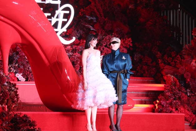 SHANGHAI, CHINA - APRIL 10: American actress Anne Hathaway (L) and American actress Meryl Streep attend the premiere of film The Devil Wears Prada 2 on April 10, 2026 in Shanghai, China. Copyright: xVCGx 111634000046
