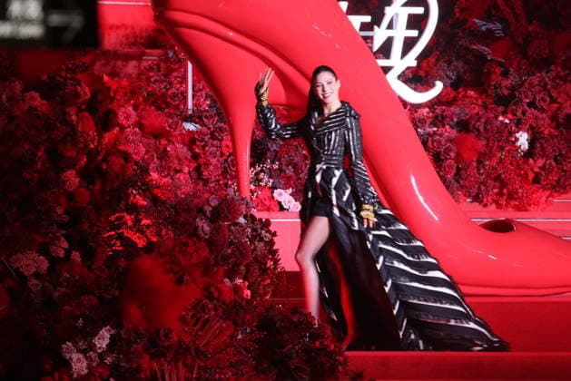 SHANGHAI, CHINA - APRIL 10: Chinese freestyle skier Eileen Gu Ailing attends the premiere of film The Devil Wears Prada 2 on April 10, 2026 in Shanghai, China. Copyright: xVCGx 111633999776
