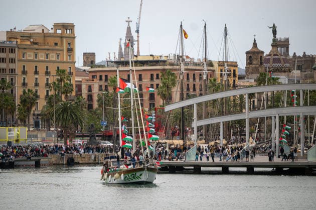 Statements by members of the Global Sumud Flotilla GSF before leaving for Gaza One of the boats of the second expedition of the Global Sumud Flotilla, at the Moll de la Fusta, on April 12, 2026, in Barcelona, Catalunya Espana The second mission of the Global Sumud Flotilla postpones the start of the journey to the next few days to depart with about forty boats from the Catalan capital and with the expectation of gathering up to seventy along its journey through the Mediterranean 12 APRIL 2026 Lorena Sopê Barcelona, Catalunya Barcelona, Catalunya Espana  Copyright: xLorenaxSopÃªnax 7433091