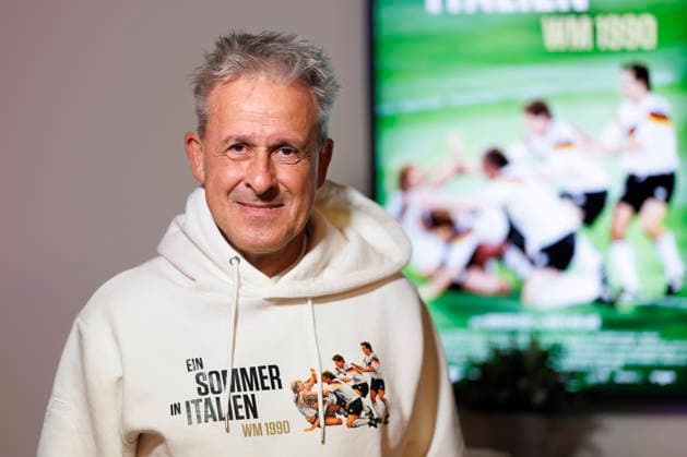 Fußballspieler Pierre Littbarski bei einem Special Screening des Films Ein Sommer in Italien - eine Dokumentation über den deutschen Triumph bei der WM 1990 in Italien - im Filmpalast Köln. Köln, 12.04.2026 NRW Deutschland *** Soccer player Pierre Littbarski at a special screening of the film A Summer in Italy a documentary about the German triumph at the 1990 World Cup in Italy at the Filmpalast Köln Cologne, 12 04 2026 NRW Germany Copyright: xChristophxHardtx