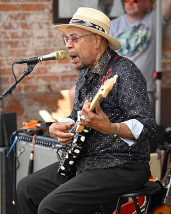 April 12, 2026, Clarksdale, Ms, United States of America: JOHN PRIMER playing a guitar given to him by Buddy Guy during day five of the 2026 Juke Joint Festival on April 12, 2026 in Clarksdale, Mississippi. Clarksdale United States of America - ZUMAw132 20260412_zap_w132_003 Copyright: xTomxWalkox