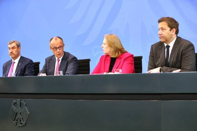 Berlin, Deutschland, 13.04.2026: Bundeskanzleramt: Pressekonferenz nach Koalitionsausschuss: L-R: CSU-Chef Markus Söder, Bundeskanzler Friedrich Merz (CDU), Bundesministerin für Arbeit und Soziales Bärbel Bas (SPD), Bundesminister der Finanzen Lars Klingbeil (SPD), *** Berlin, Germany, 13 04 2026 Federal Chancellery Press conference after coalition committee L R CSU leader Markus Söder, Federal Chancellor Friedrich Merz CDU , Federal Minister of Labor and Social Affairs Bärbel Bas SPD , Federal Minister of Finance Lars Klingbeil SPD , Copyright: xdtsxNachrichtenagenturx dts_114762