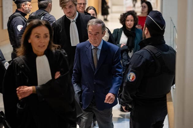 French cement group Lafarge s trial Aurelien Morissard MAXPPP MAXPPP PARIS 13 04 2026 French businessman and former CEO of Lafarge Bruno Lafont arrives at the trial of the French cement group Lafarge and eight individuals, including former executives, over allegations that the company financed terrorist groups during its operations in Syria, at the Paris courthouse in Paris, France, April 13, 2026 Aurelien Morissard MAXPPP PARIS FRANCE  Copyright: xMAXPPPxAurelienxMorissardx xMAXPPPx MOR202604132267 MOR202604132267