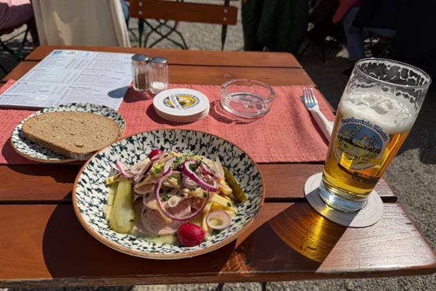 Brotzeit Bier Bierglas Biergarten Brotzeit Bier Bierglas Biergarten *** Snack beer beer glass beer garden Snack beer beer beer glass beer garden 