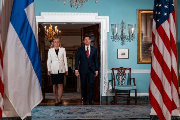 April 13, 2026, Washington, Dc, United States: U.S. Secretary of State Marco Rubio meets with Finnish Foreign Minister Elina Valtonen at the Department of State in Washington, D.C., U.S., April 13, 2026. Secretary Rubio was asked about the Iran blockade but did not answer any questions. Washington United States - ZUMAl312 20260413_znp_l312_002 Copyright: xAndrewxLeydenx
