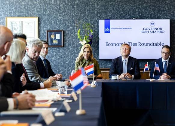 PHILADELPHIA - King Willem-Alexander and Queen Maxima spoke with business representatives during a CEO roundtable about trade opportunities and the broad economic relationship with Pennsylvania. The royal couple paid a three-day working visit to Philadelphia, Washington D.C., and Miami in the United States (US). REMKO DE WAAL ANP netherlands out - belgium out  Copyright: xx x555718713x originalFilename: 555718713.jpg