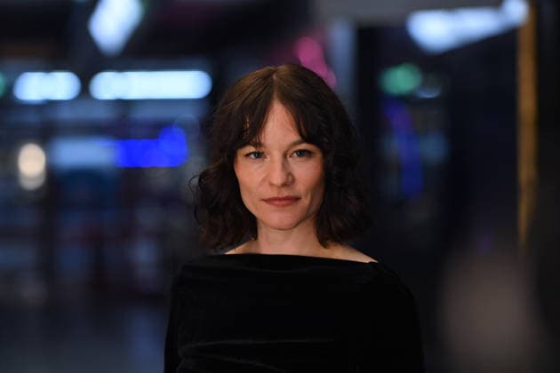 Valerie Pachner (Schauspielerin), Einzelbild,angeschnittenes Einzelmotiv,Portraet,Portrait,Porträt. Pemiere von VIER MINUS DREI am 13.03420226 in Muenchen. Roter Teppich,Red Carpet.