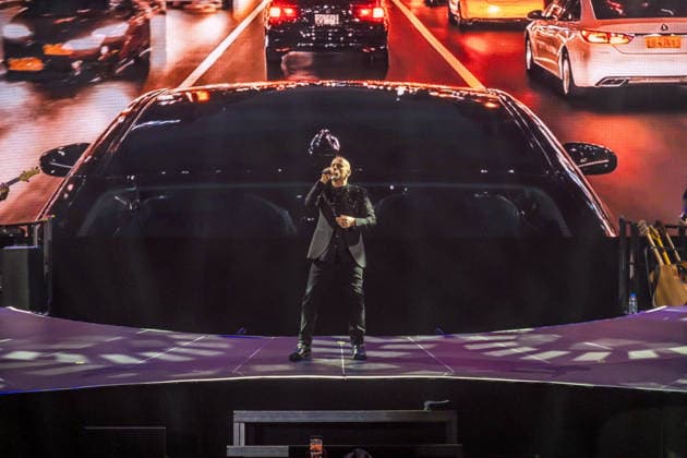 Eros Ramazzotti begeistert am 13. April 2026 in der Arena Leipzig mit einer energiegeladenen Live-Performance im Rahmen seiner Una Storia Importante-Welttournee und zieht das Publikum mit emotionalen Songs und eindrucksvoller Bühnenshow in seinen Bann. Eros Ramazotti Leipzig