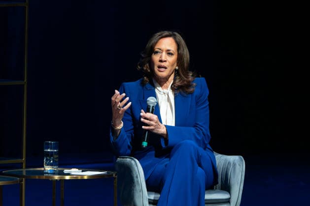 April 13, 2026, Greensboro, North Carolina, USA: KAMALA HARRIS during A Conversation with Kamala Harris at the Steven Tanger Center for the Performing Arts in Greensboro, North Carolina. Greensboro USA - ZUMAl198 20260413_znp_l198_004 Copyright: xKeiraxLindgrenx