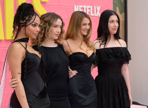 Roommates Premiere - Los Angeles, USA LOS ANGELES, USA. April 13, 2026: Bella Murphy, Jaya Harper, Chloe East & Sadie Sandler at the premiere for Roommates at the Egyptian Theatre. Los Angeles CA USA  Copyright: xPaulxSmith Featureflashx