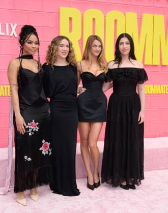 Roommates Premiere - Los Angeles, USA LOS ANGELES, USA. April 13, 2026: Bella Murphy, Jaya Harper, Chloe East & Sadie Sandler at the premiere for Roommates at the Egyptian Theatre. Los Angeles CA USA  Copyright: xPaulxSmith Featureflashx
