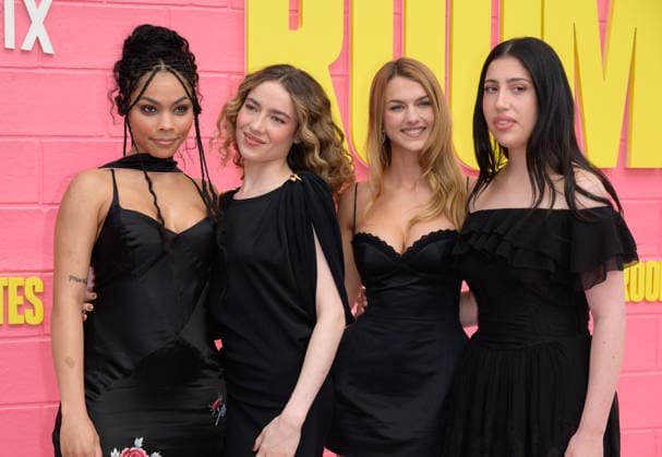 Roommates Premiere - Los Angeles, USA LOS ANGELES, USA. April 13, 2026: Bella Murphy, Jaya Harper, Chloe East & Sadie Sandler at the premiere for Roommates at the Egyptian Theatre. Los Angeles CA USA  Copyright: xPaulxSmith Featureflashx