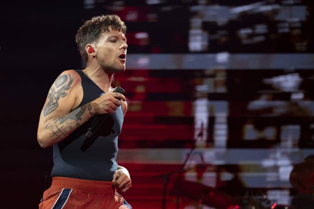 Louis Tomlinson performs The singer Louis Tomlinson performs during his performance at the Movistar Arena on April 13, 2026, in Madrid, Spain Featuring: The singer Louis Tomlinson performs during his performance at the Movistar Arena on April 13, 2026, in Madrid, Spain Where: Madrid, Spain When: 13 Apr 2026 Credit: Oscar Gonzalez WENN Madrid Spain Copyright: xOscarxGonzalez WENNx wenn41240615 OFA ZOJx wenn41240615