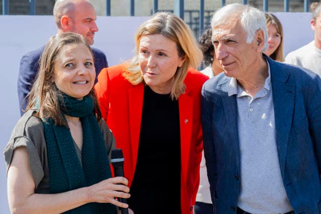 Paris, France le 14 Avril, 2026 - Ceremonie de decrochage des portraits de Cecile Kohler et Jacques Paris devant l Assemblee nationale - Jacques Paris, Yael Braun-Pivet, Cecile Kohler POLITIQUE, ASSEMBLEE NATIONALE, OTAGES, IRAN, LIBERATION, LIBERTE  Copyright: xVincentxIsorex