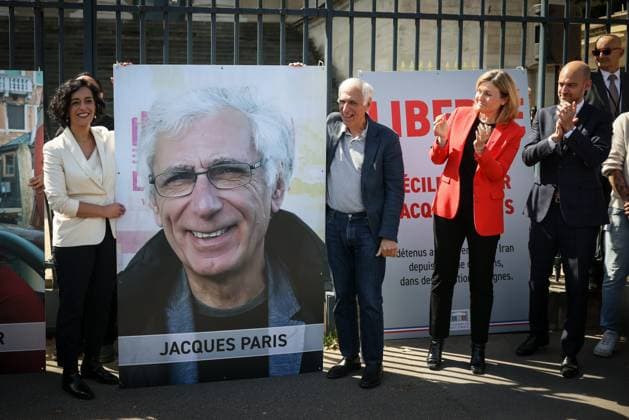 REMOVAL OF PORTRAITS OF CECILE KOHLER AND JACQUES PARIS ASSEMBLEE NATIONALE Thomas Padilla MAXPPP Paris FRANCE 14 04 2026 CEREMONY FOR THE REMOVAL OF THE TWO FORMER HOSTAGES IN IRAN, CECILE KOHLER AND JACQUES PARIS ON THE GATES OF THE NATIONAL ASSEMBLY IN PRESENCE OF THE PRESIDENT OF THE NATIONAL ASSEMBLY, YAEL BRAUN PIVET Ceremony for the removal of the two former hostages in Iran, Cecile Kohler and Jacques Paris on the gates of the National Assembly in Paris on April 14, 2026 Paris FRANCE  Copyright: xMAXPPPxThomasxPadillax TPA260414005 TPA260414005