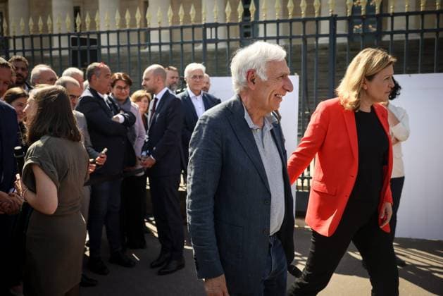 REMOVAL OF PORTRAITS OF CECILE KOHLER AND JACQUES PARIS ASSEMBLEE NATIONALE Thomas Padilla MAXPPP Paris FRANCE 14 04 2026 CEREMONY FOR THE REMOVAL OF THE TWO FORMER HOSTAGES IN IRAN, CECILE KOHLER AND JACQUES PARIS ON THE GATES OF THE NATIONAL ASSEMBLY IN PRESENCE OF THE PRESIDENT OF THE NATIONAL ASSEMBLY, YAEL BRAUN PIVET Ceremony for the removal of the two former hostages in Iran, Cecile Kohler and Jacques Paris on the gates of the National Assembly in Paris on April 14, 2026 Paris FRANCE  Copyright: xMAXPPPxThomasxPadillax TPA260414035 TPA260414035