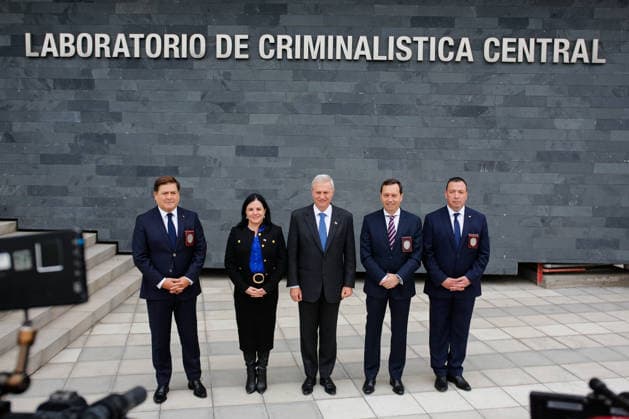 Santiago, April 14, 2026 The President of the Republic, Jose Antonio Kast, holds a bilateral meeting with the Director General of the Investigative Police, Eduardo Cerna at the Diego Martin Crime Laboratory Aton Chile, Aton 1145941 jpeg  Copyright: DIEGOxMARTIN ATONxCHILE