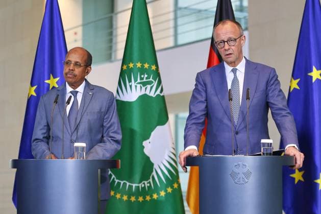 Berlin, Deutschland, 14.04.2026: Bundeskanzleramt: Empfang des Kommissionsvorsitzenden der Afrikanischen Union: Mahmoud Ali Youssouf und Bundeskanzler Friedrich Merz (CDU) *** Berlin, Germany, 14 04 2026 Federal Chancellery Reception for the Chairman of the African Union Commission Mahmoud Ali Youssouf and Federal Chancellor Friedrich Merz CDU Copyright: xdtsxNachrichtenagenturx dts_114958